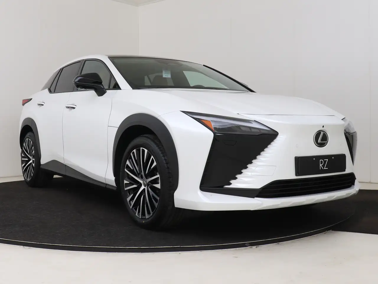 Lexus RZ 2026 — фото 15