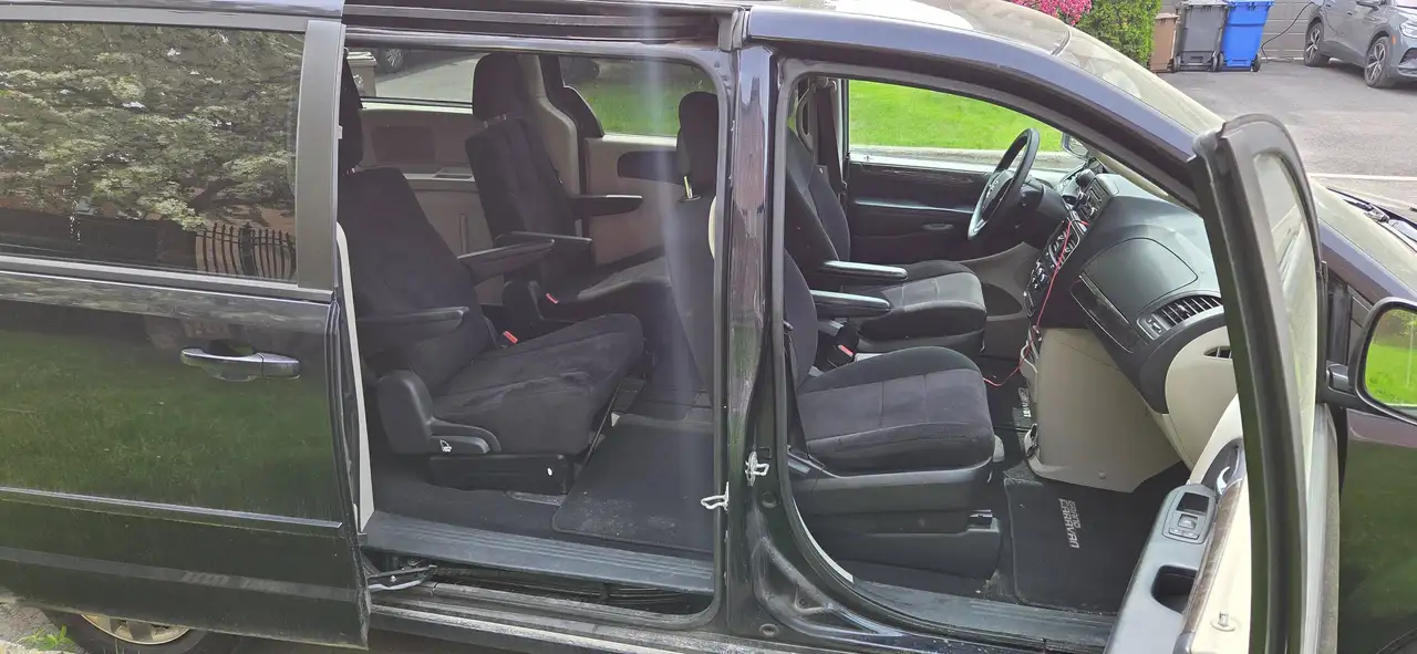 Dodge Grand Caravan photo Dodge Grand Caravan