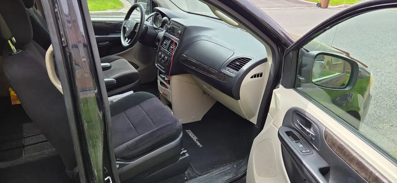 Dodge Grand Caravan photo Dodge Grand Caravan
