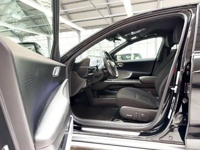 Hyundai Ioniq 6 view 8