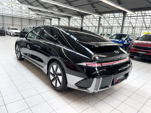 Hyundai Ioniq 6 view 4