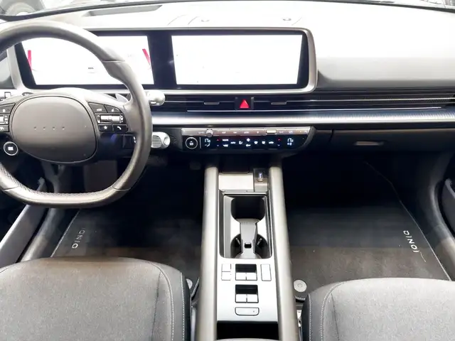 Hyundai Ioniq 6 view 11