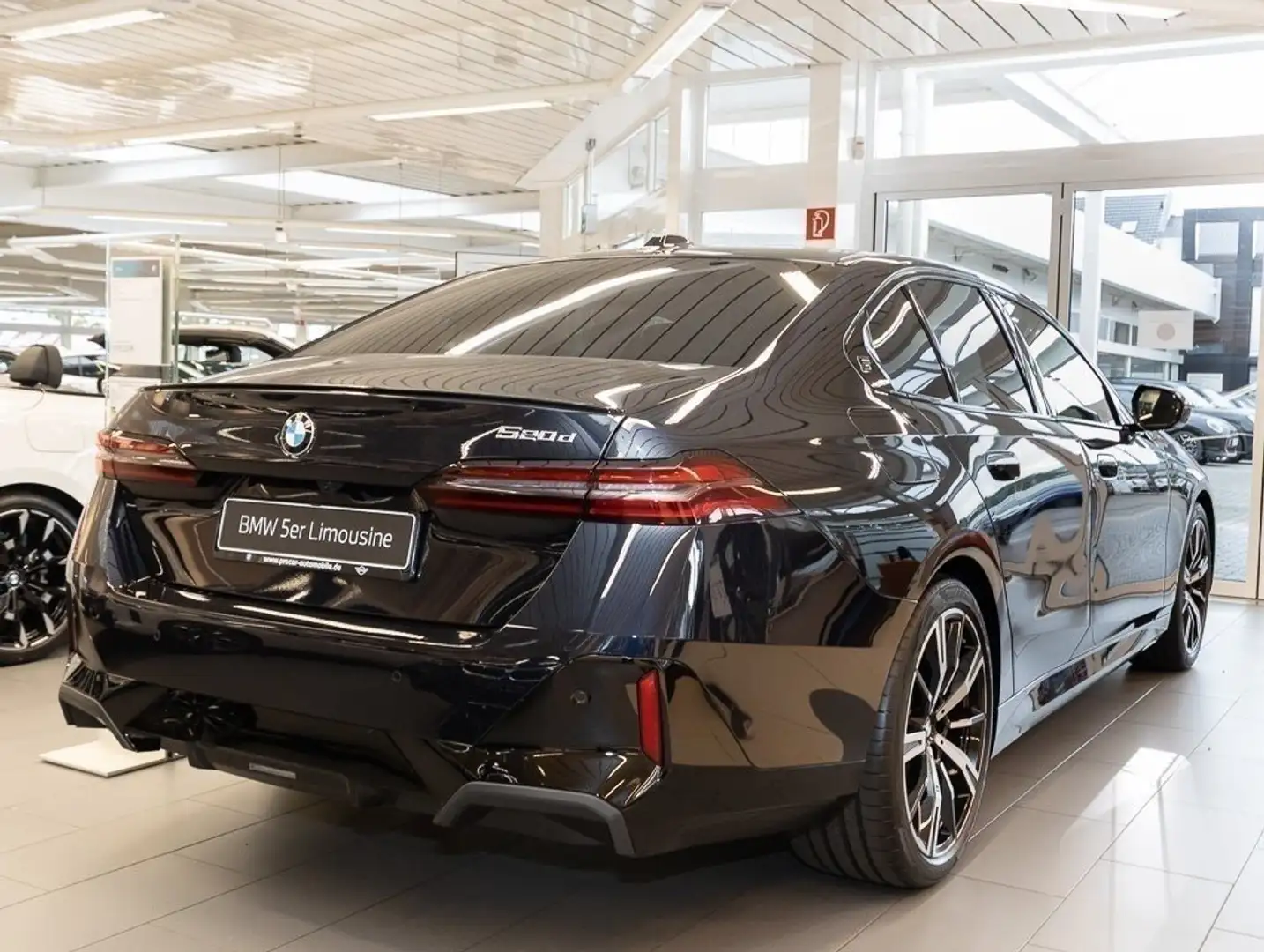 BMW 520 d M Sportpaket Head-Up HK HiFi DAB LED RFK Schwarz - 2