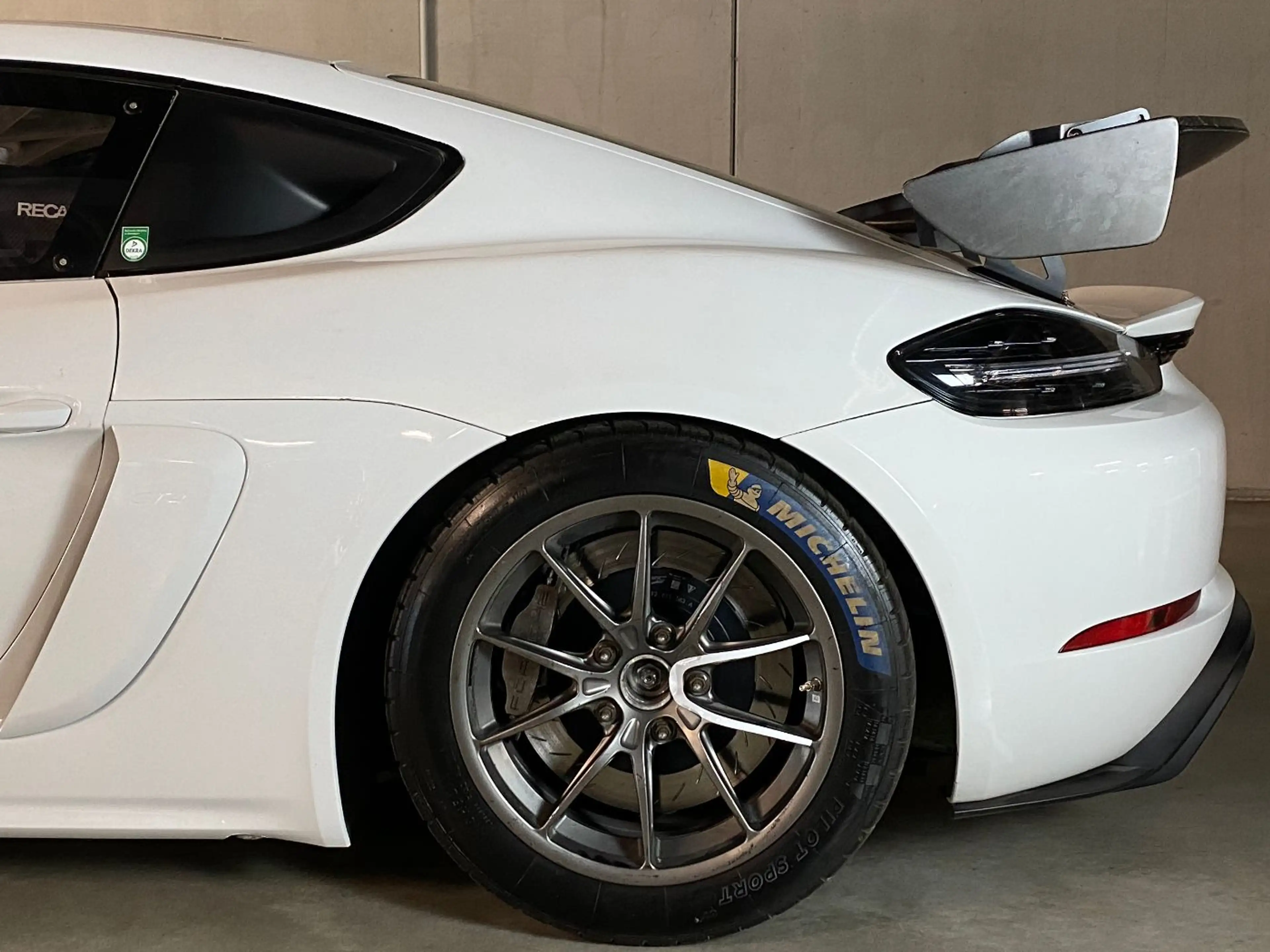 Porsche Cayman (718) GT4 RS Clubsport | MY 2023 — photo 9