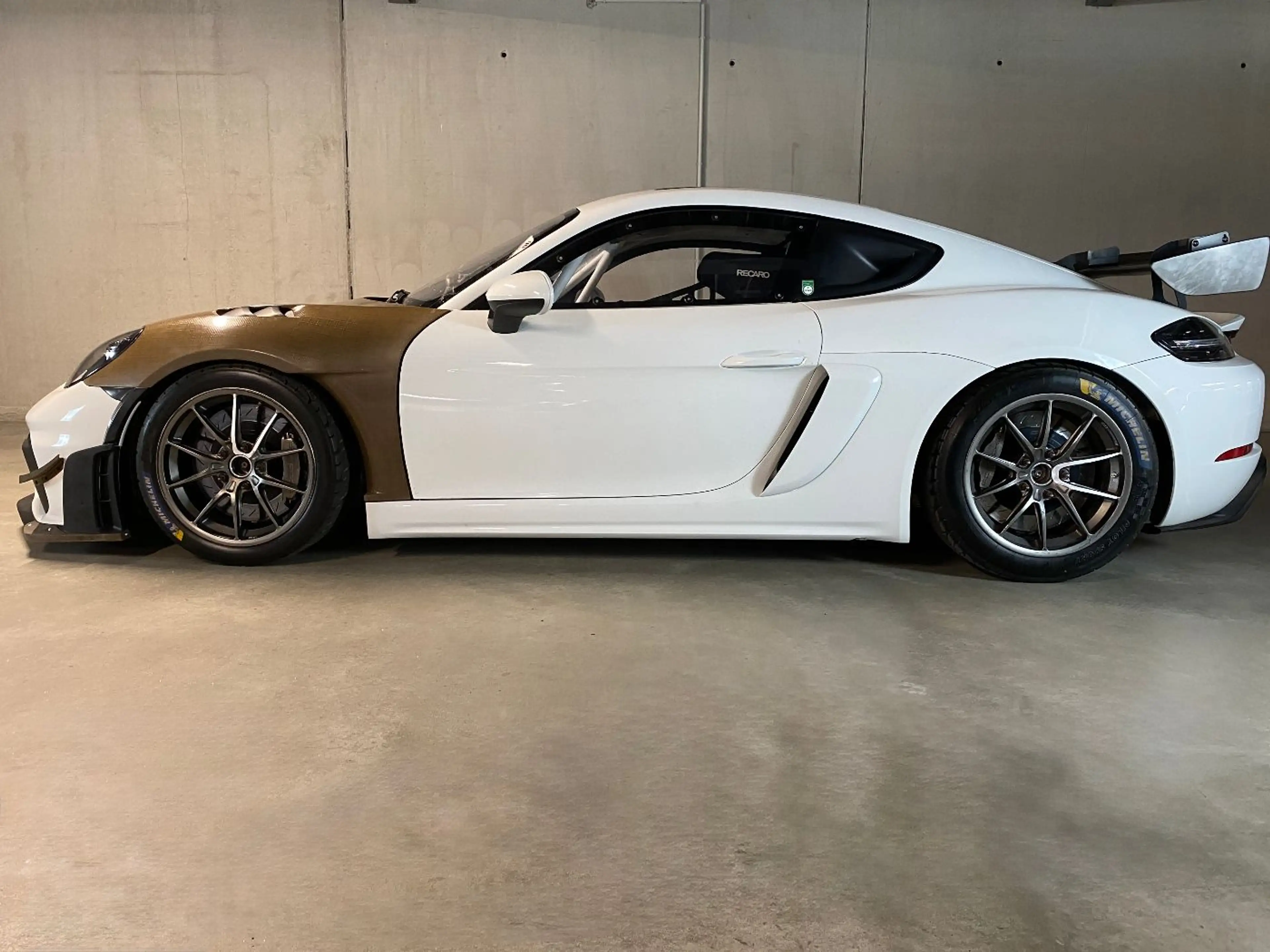 Porsche Cayman (718) GT4 RS Clubsport | MY 2023 — photo 3