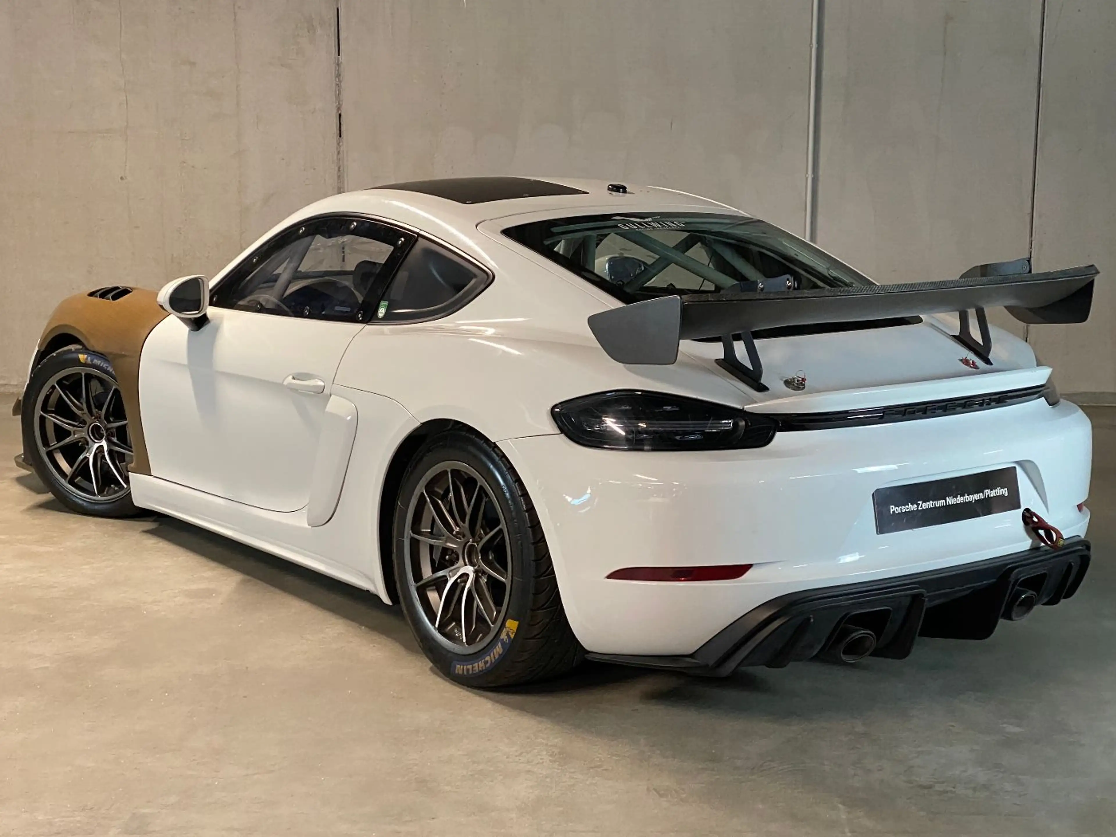 Porsche Cayman (718) GT4 RS Clubsport | MY 2023 — photo 4