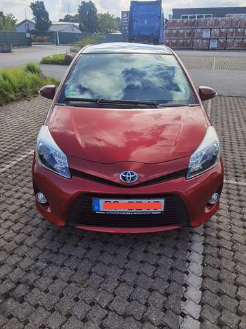 Imagine Toyota Yaris Yaris Hybrid 1.5 VVT-i Club