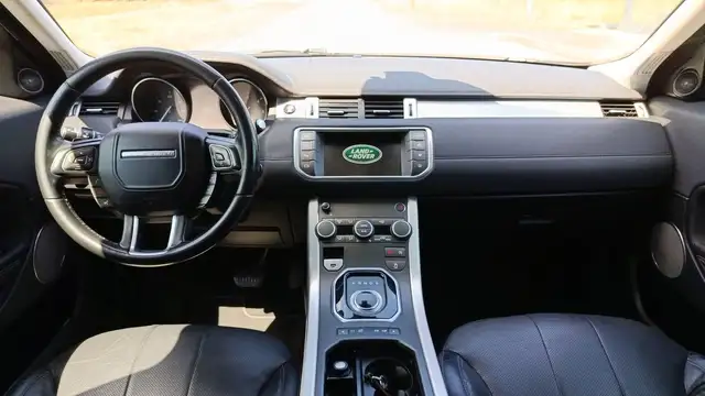 Land Rover Range Rover Evoque view 11