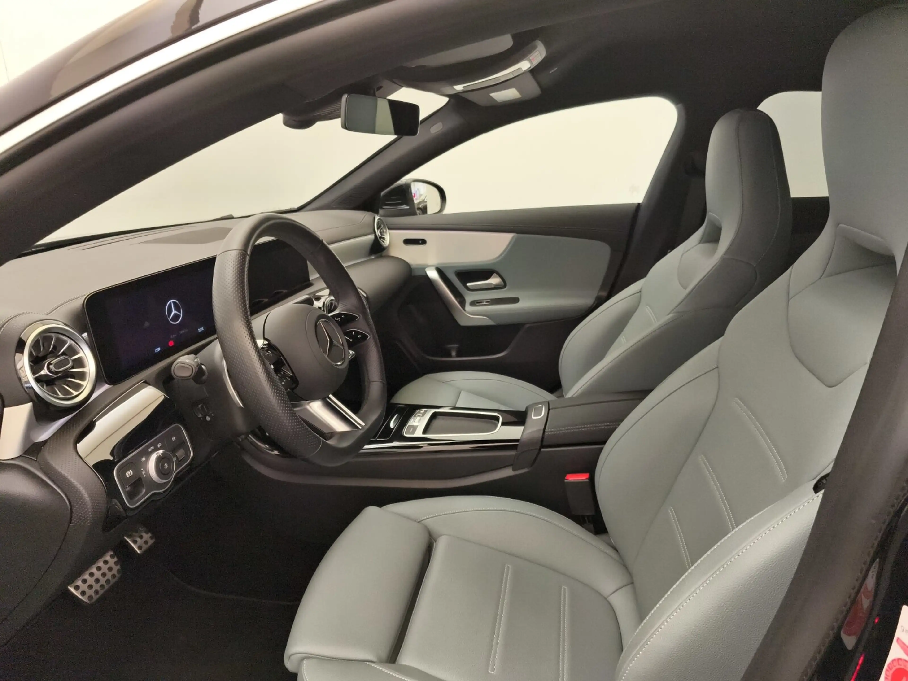 Mercedes-Benz CLA 200 CLA 200 d SB AMG Advanced+ Distro Ambiente EasyPack — photo 11
