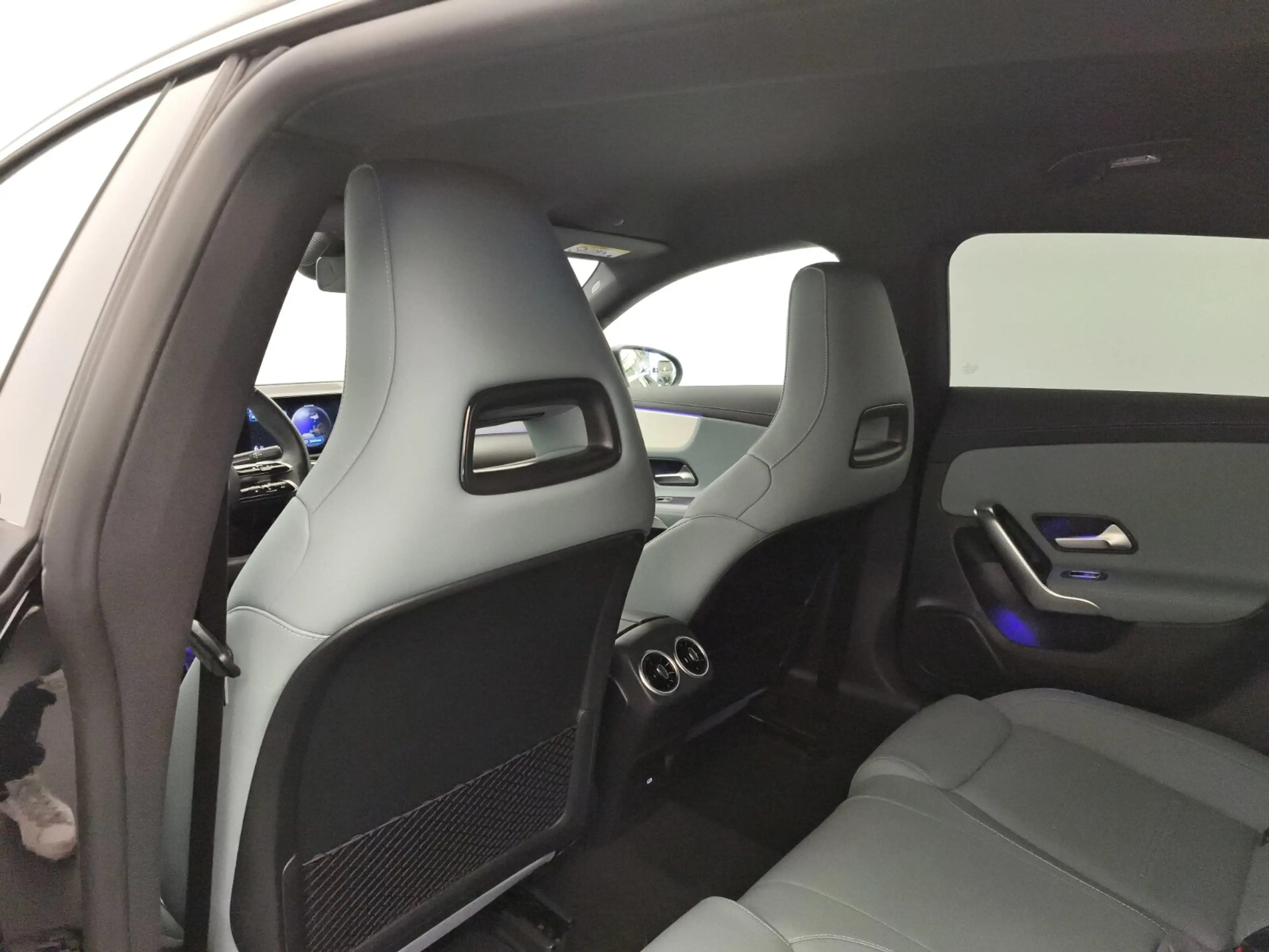 Mercedes-Benz CLA 200 CLA 200 d SB AMG Advanced+ Distro Ambiente EasyPack — photo 19