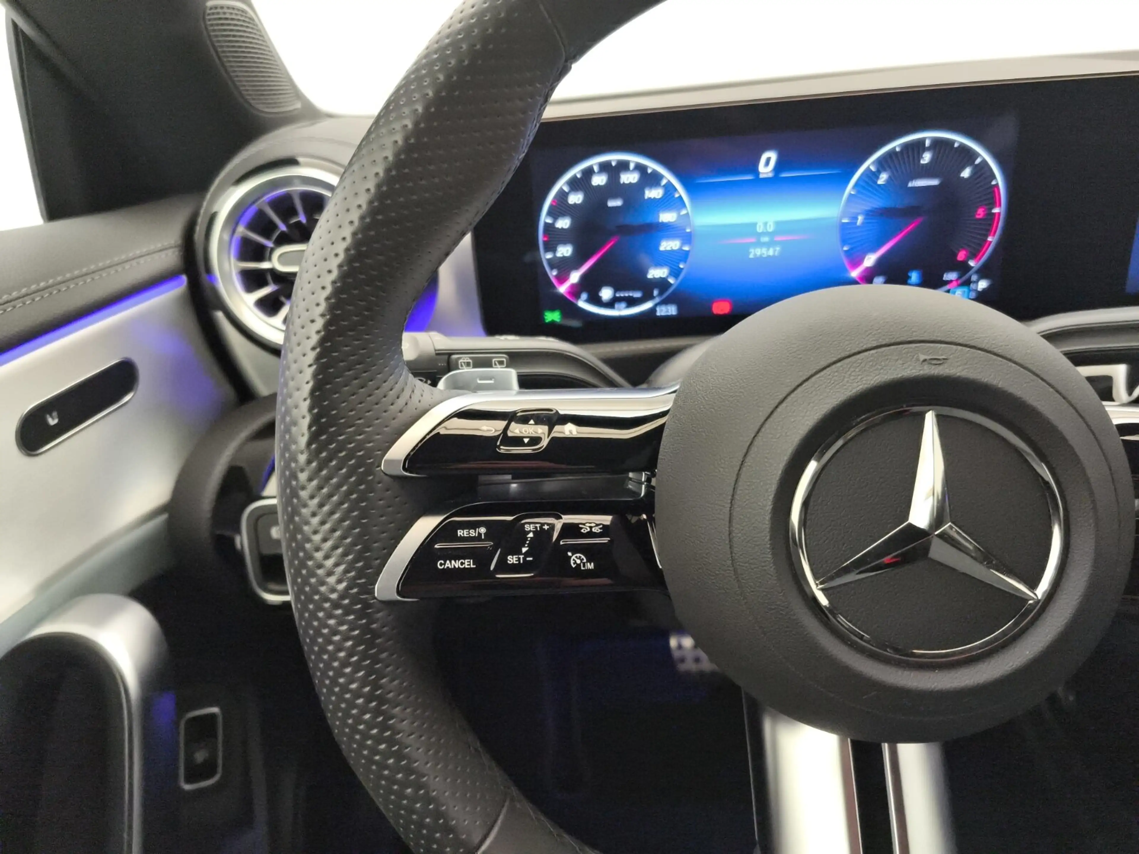 Mercedes-Benz CLA 200 CLA 200 d SB AMG Advanced+ Distro Ambiente EasyPack — photo 16