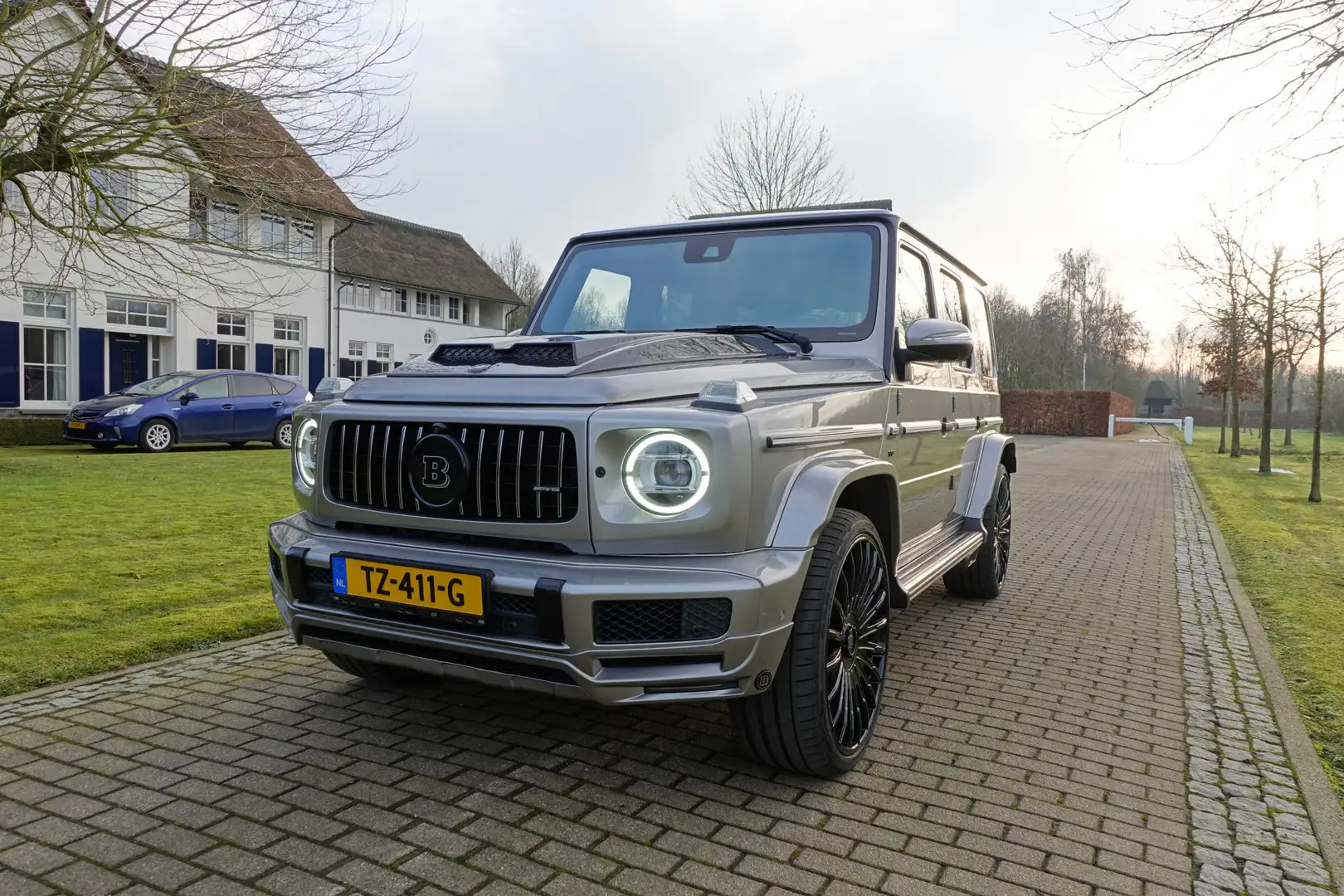 Mercedes-Benz G 500 | BRABUS | AKRAPOVIČ | Burmester | 360° Camera | M Grau - 2