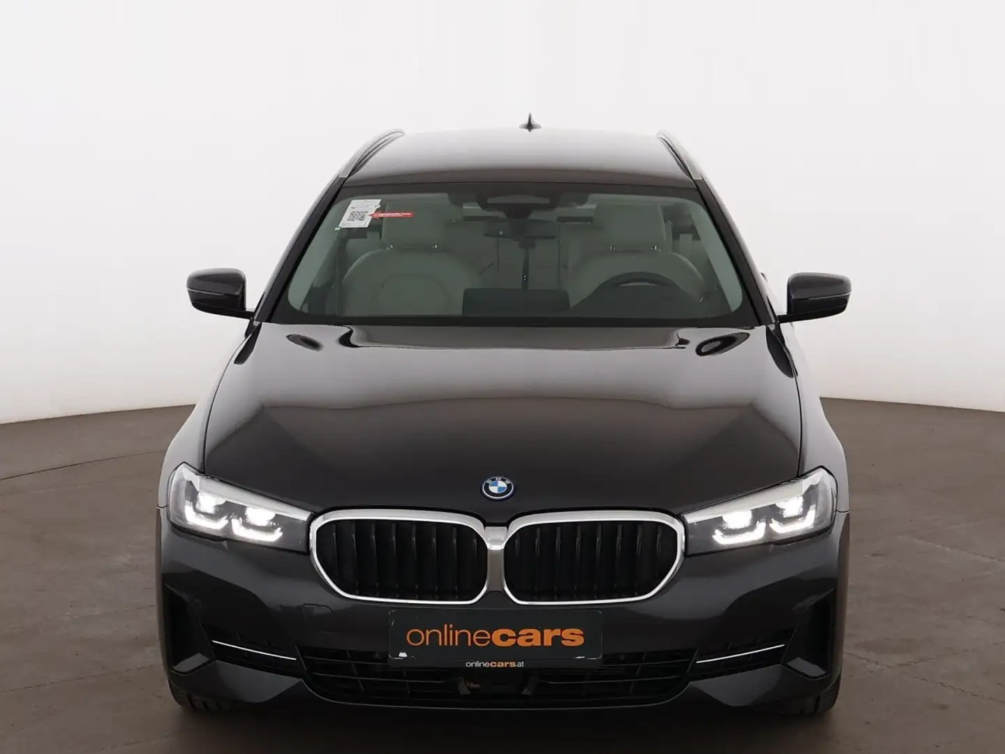 BMW 530 e Touring PHEV Aut LED AHK LEDER NAVI SITZHZG Grau - 2