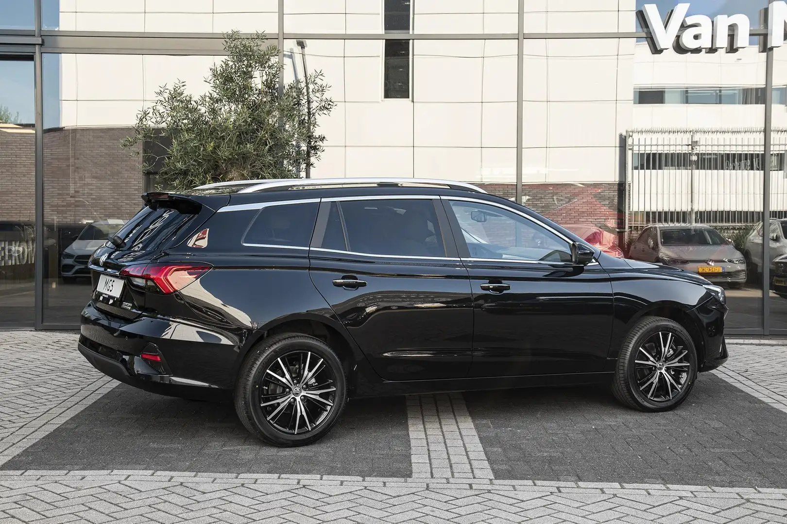 MG MG5 Electric Standard Range Luxury 50 kWh | Profiteer Zwart - 2