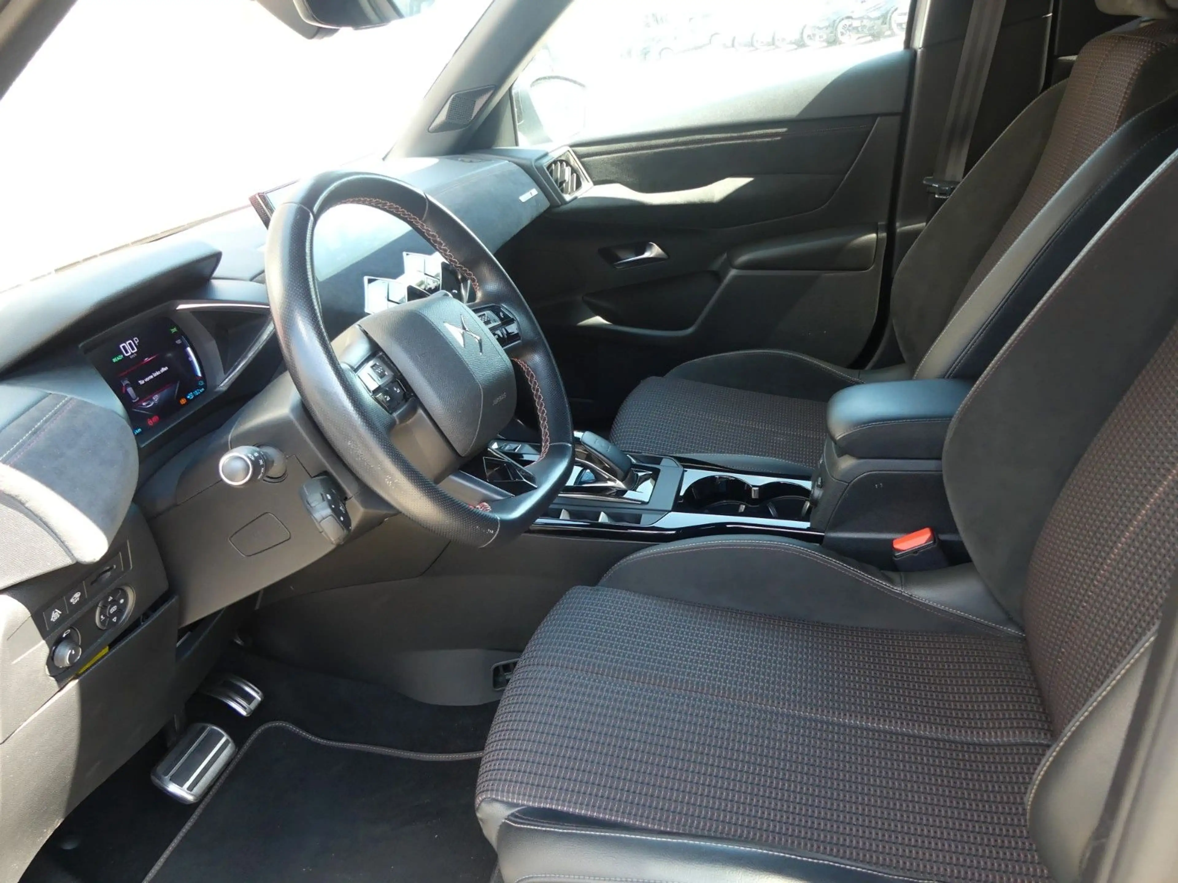 DS Automobiles DS 3 DS 3 Crossback E-Tense Performance Line — photo 12