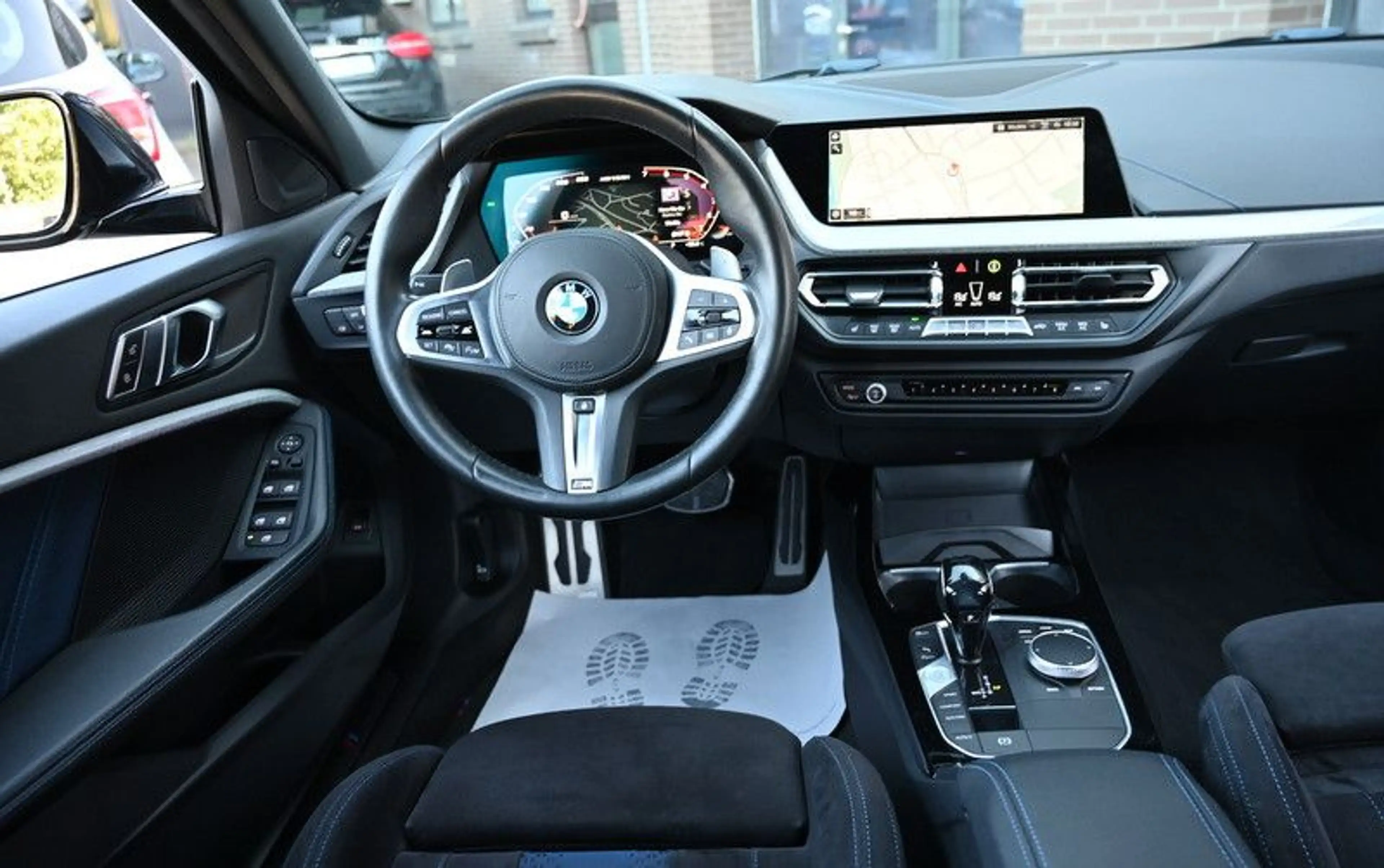 BMW 135 i xDrive Navi LED CarPlay DAB PDC — photo 12