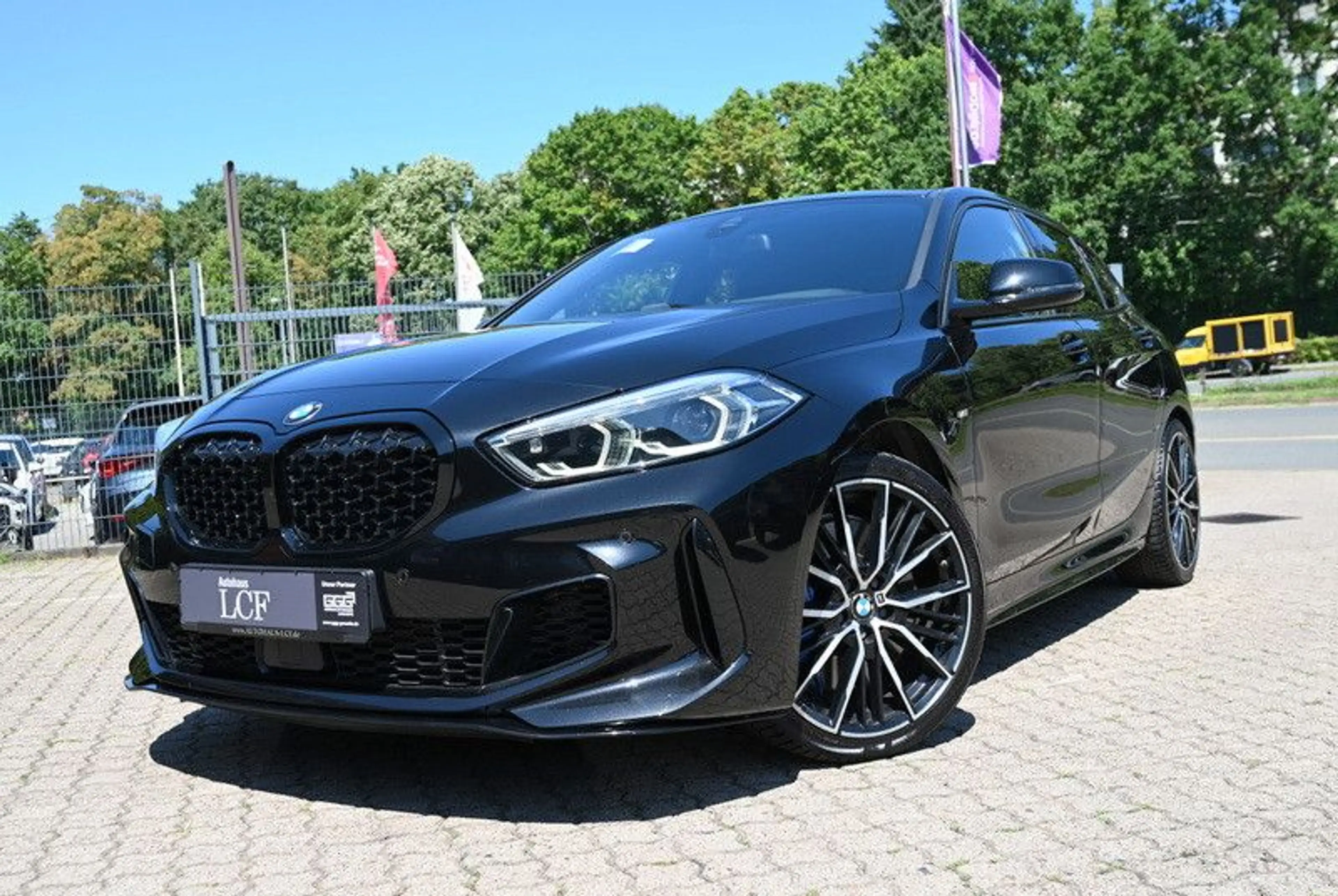 BMW 135 i xDrive Navi LED CarPlay DAB PDC