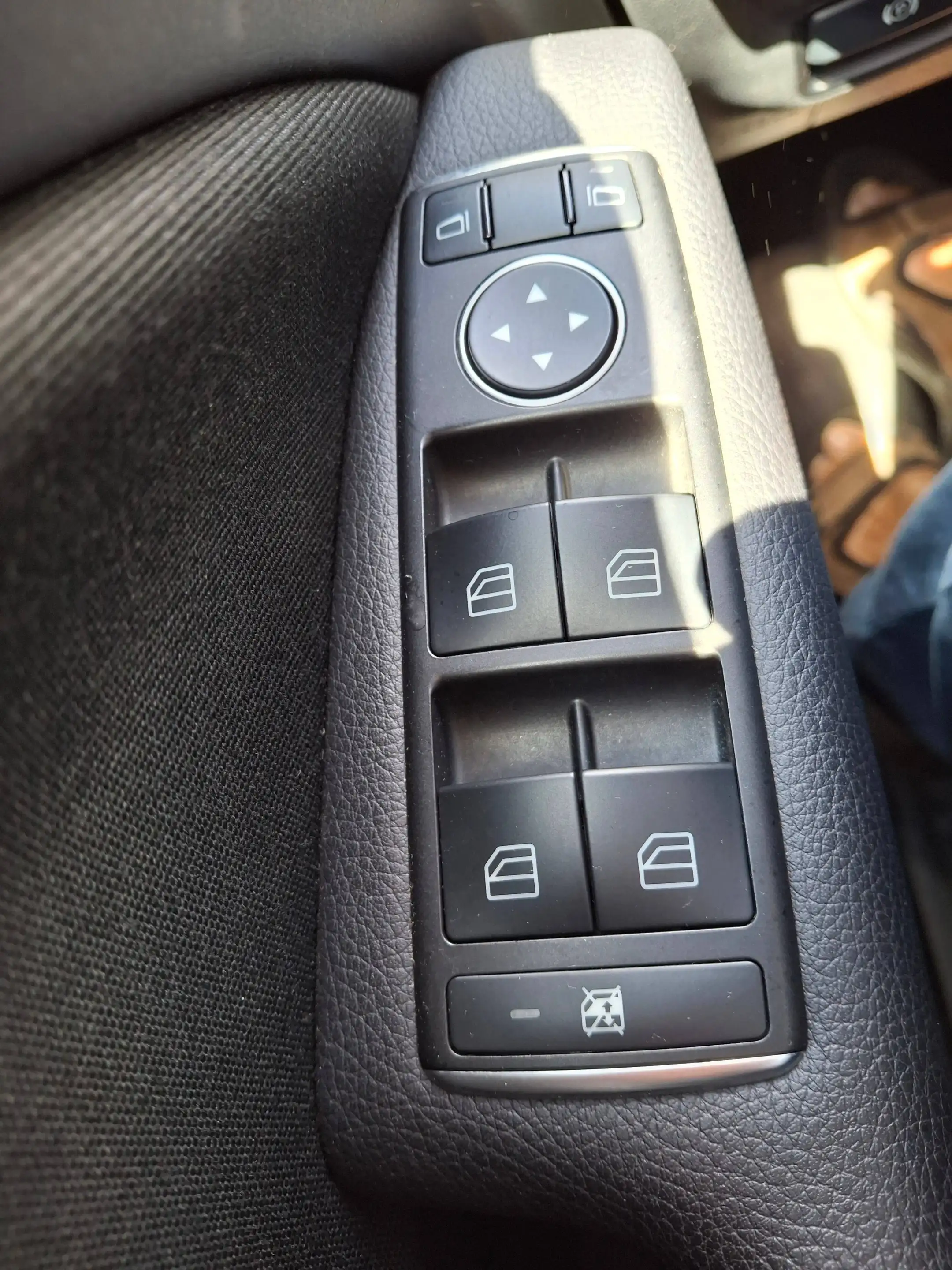 Mercedes-Benz GLA 200 GLA 200 d, TÜV neu, 1.Hd, Klima, SHZ, Standheizung, Tempomat, Navi, — photo 11
