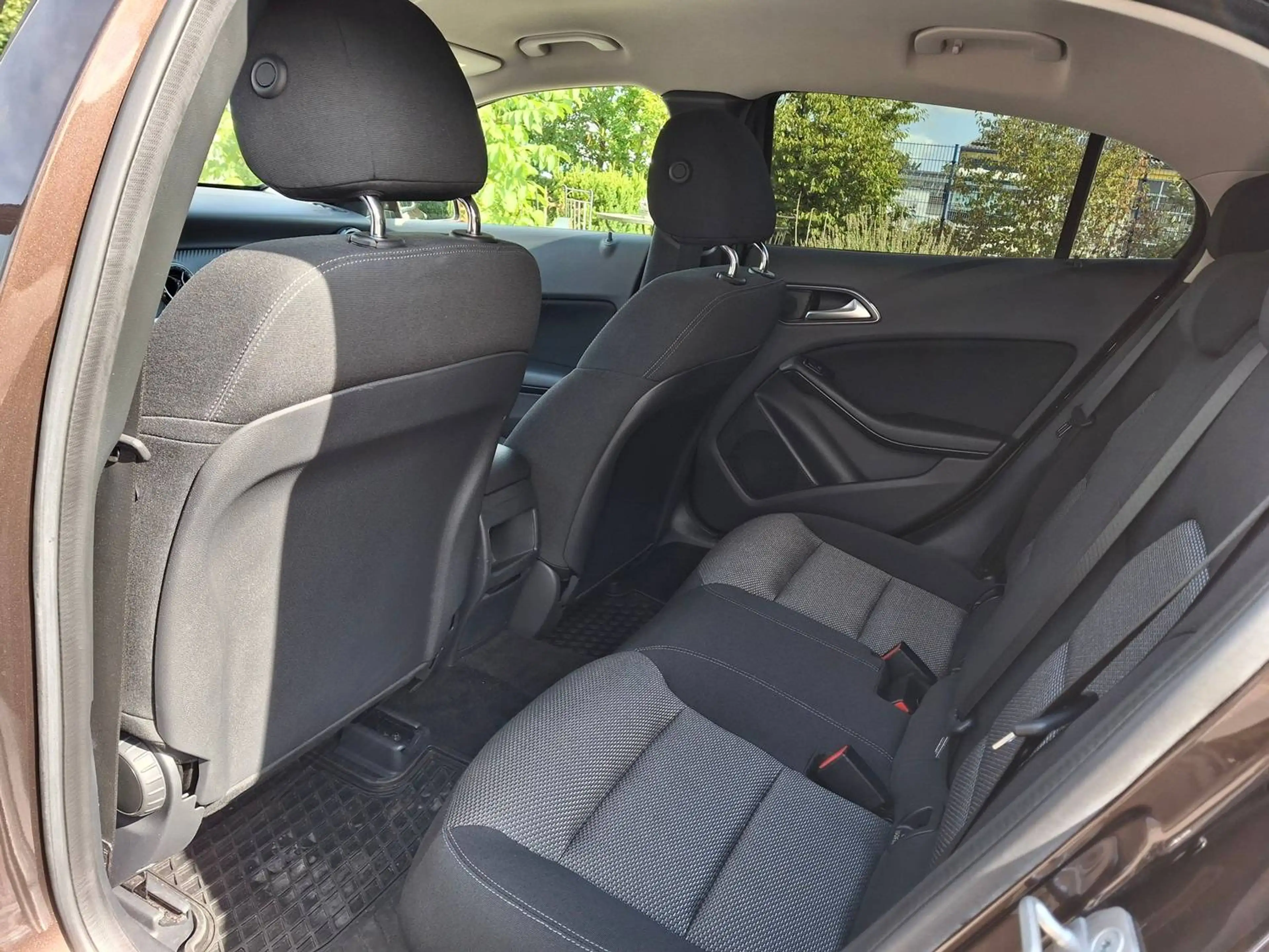 Mercedes-Benz GLA 200 GLA 200 d, TÜV neu, 1.Hd, Klima, SHZ, Standheizung, Tempomat, Navi, — photo 7