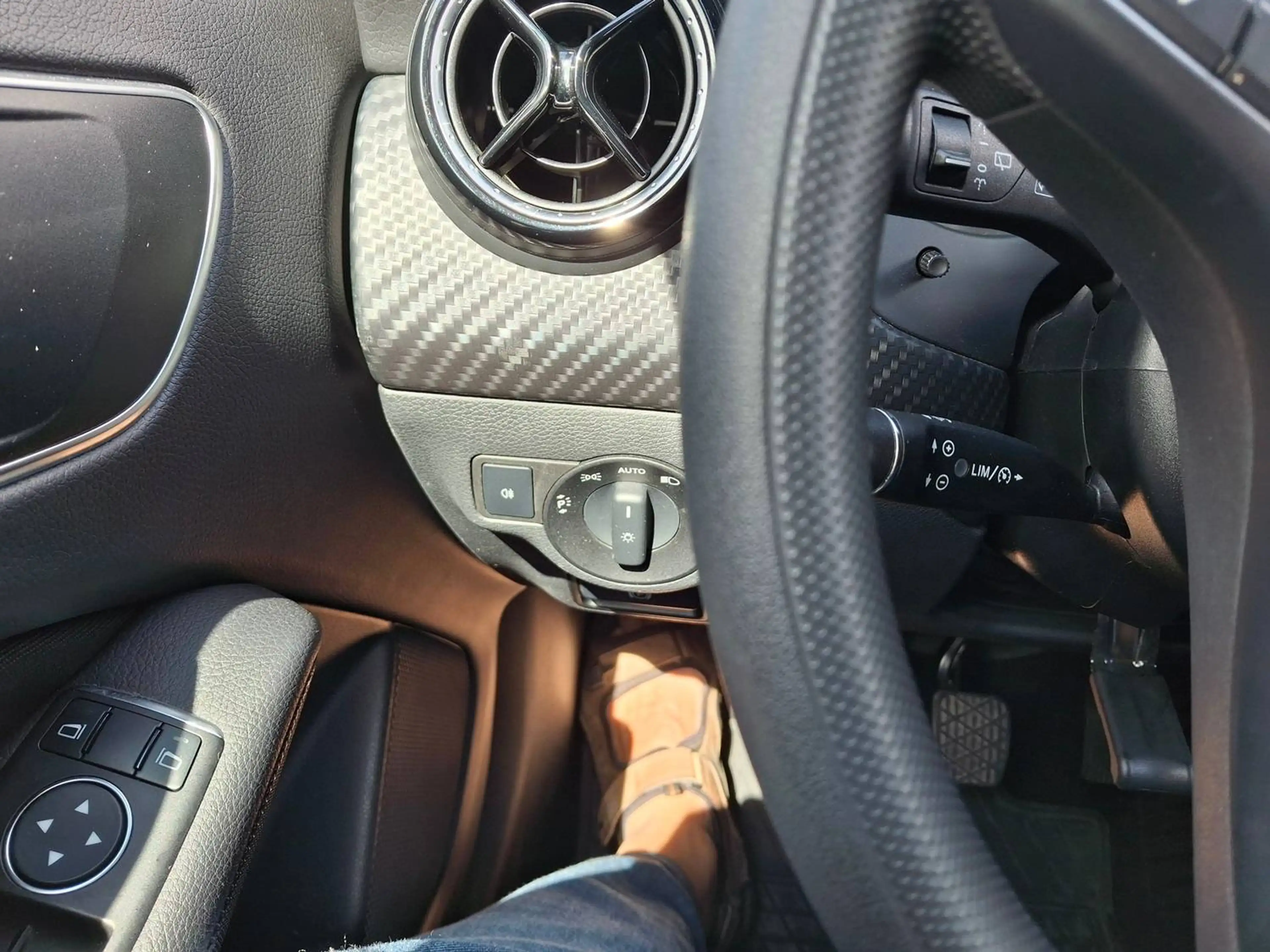 Mercedes-Benz GLA 200 GLA 200 d, TÜV neu, 1.Hd, Klima, SHZ, Standheizung, Tempomat, Navi, — photo 12