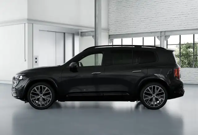 Mercedes-Benz GLB view 4