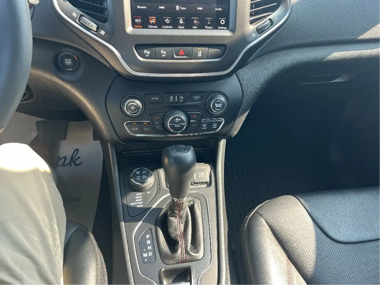 Jeep Cherokee снимка Jeep Cherokee