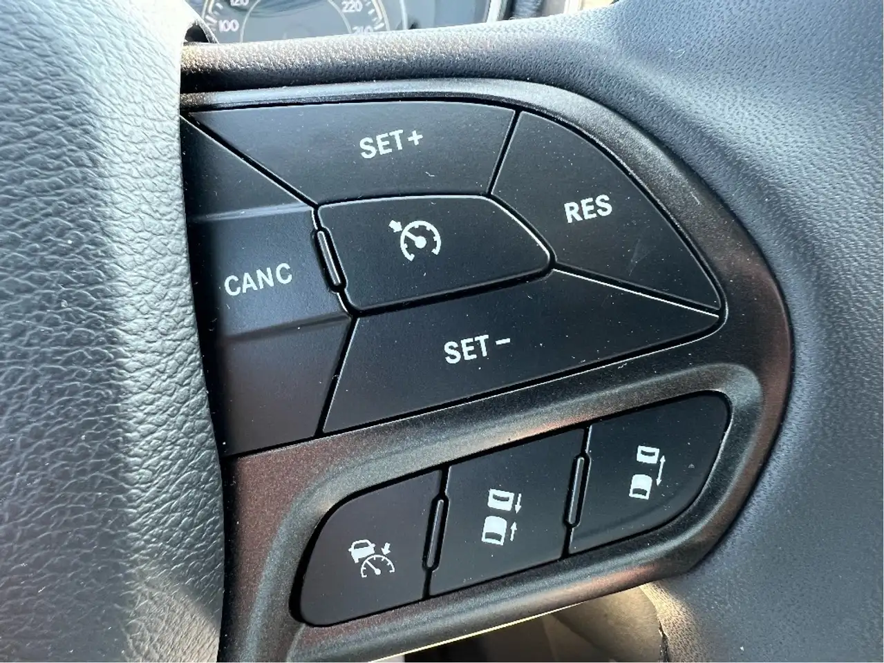 Jeep Cherokee снимка Jeep Cherokee