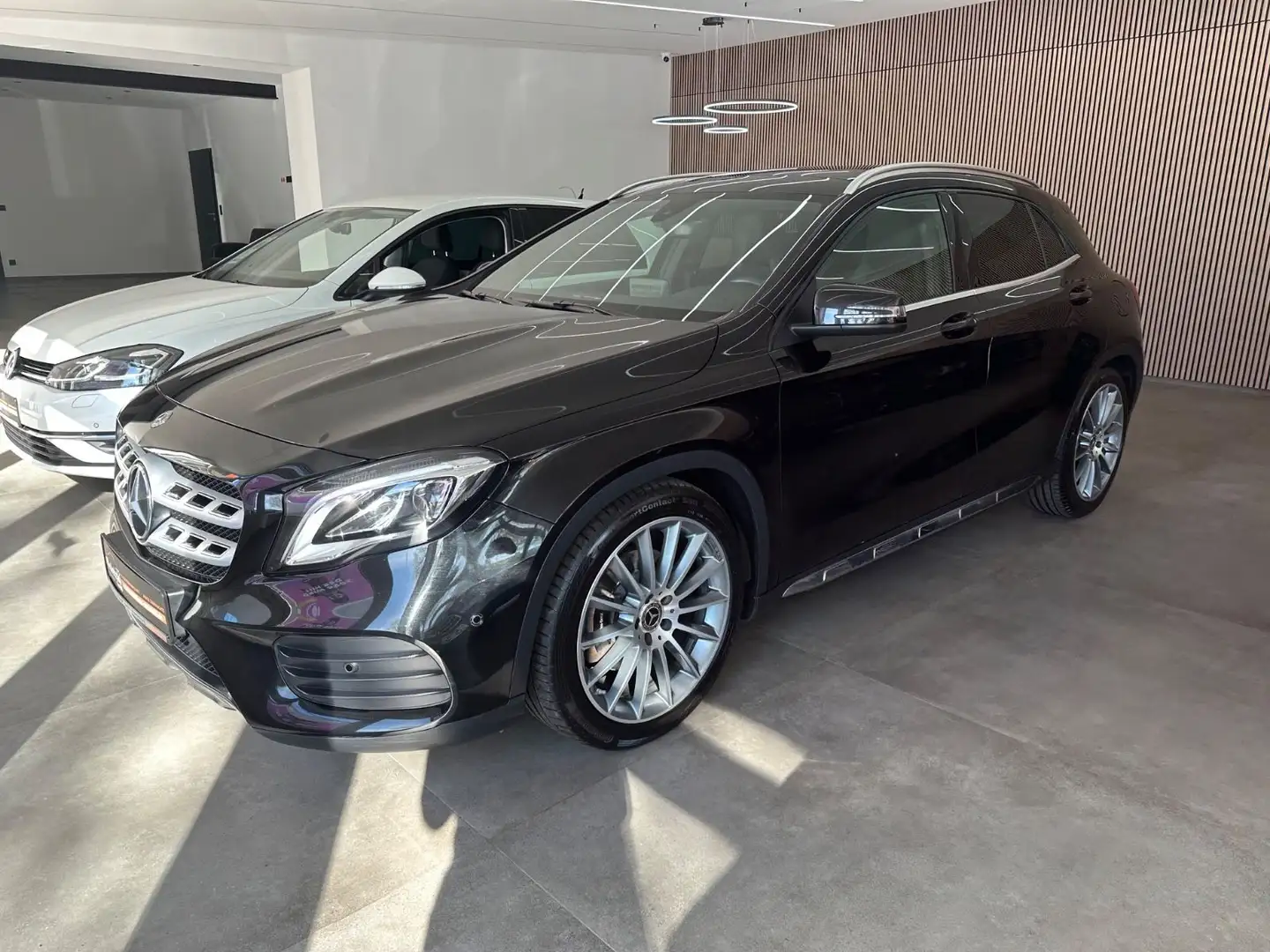 Mercedes-Benz GLA 250 CGI 4Matic AMG*Panorama*Totwinkel*Comand Fekete - 2