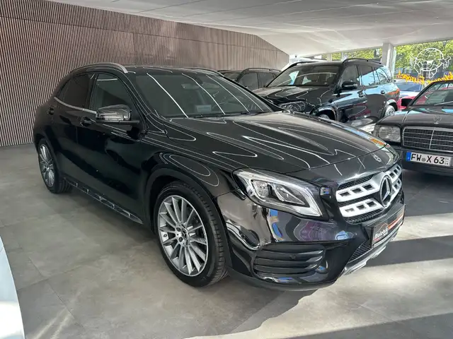 Mercedes-Benz GLA 250 CGI 4Matic AMG*Panorama*Totwinkel*Comand