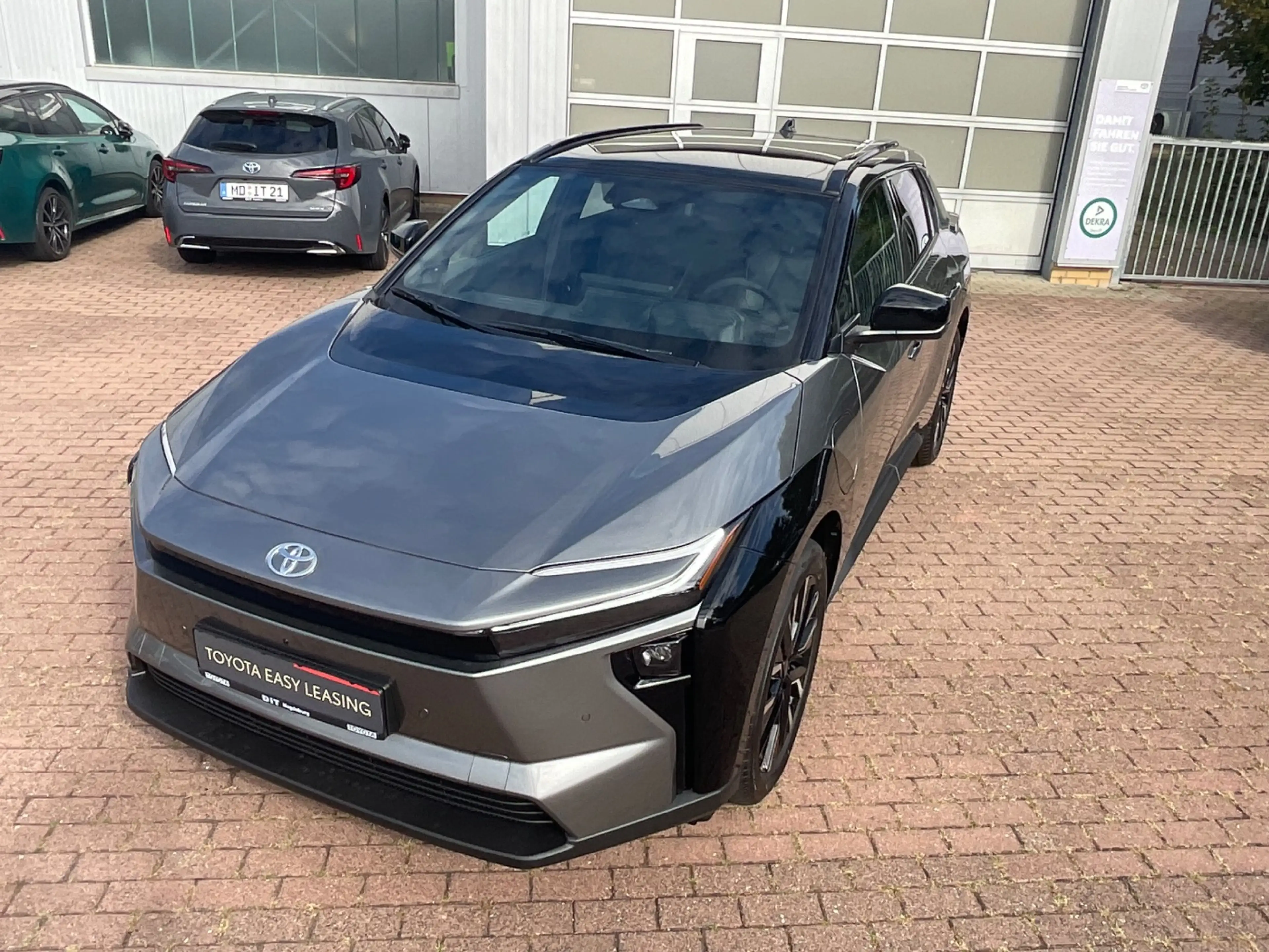 Toyota bZ4X FWD Lounge ACC+LED+Navi+SHZ+2xKlima+360+PDC — photo 9