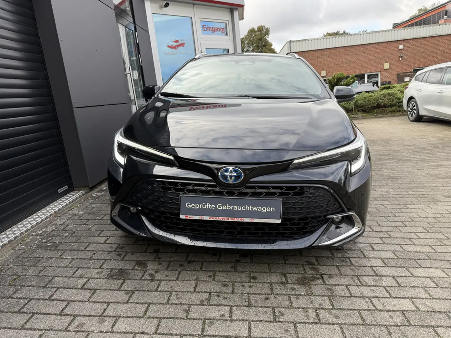Toyota Corolla Touring Sports 1.8 Hybrid Team D Schwarz - 2