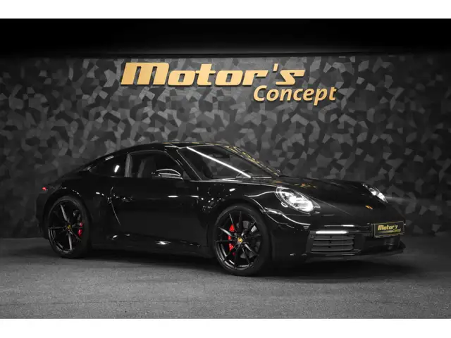 Porsche 992 view 6