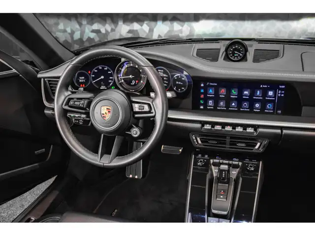 Porsche 992 view 13