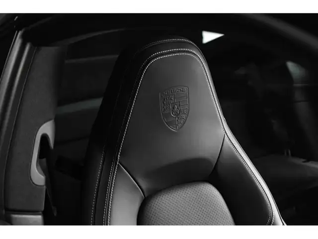 Porsche 992 view 10