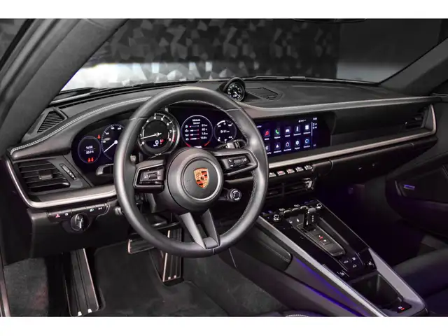 Porsche 992 view 9