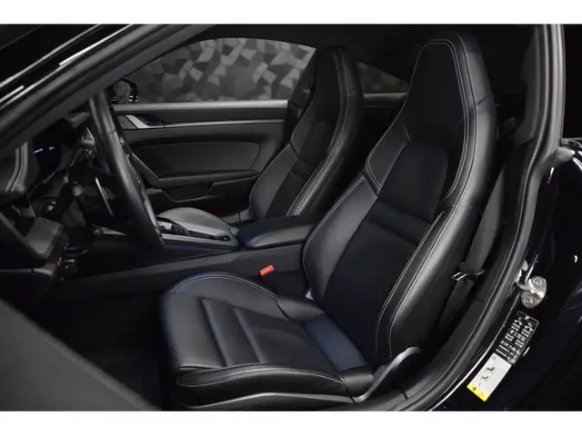 Porsche 992 view 8