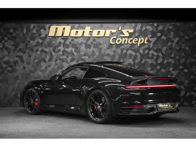 Porsche 992 view 7