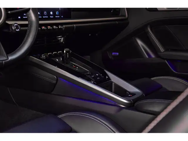 Porsche 992 view 14