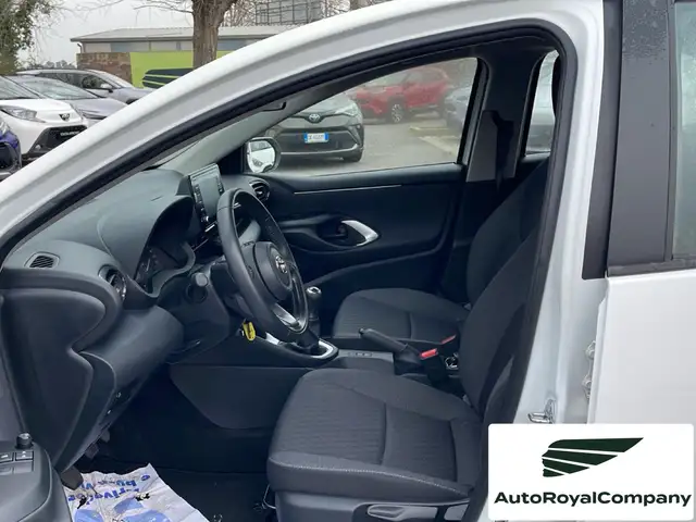 Toyota Yaris view 5