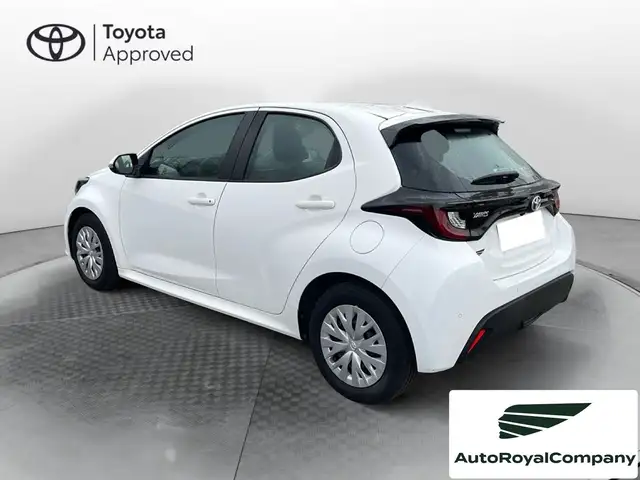 Toyota Yaris view 11
