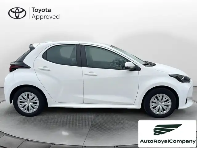 Toyota Yaris view 8