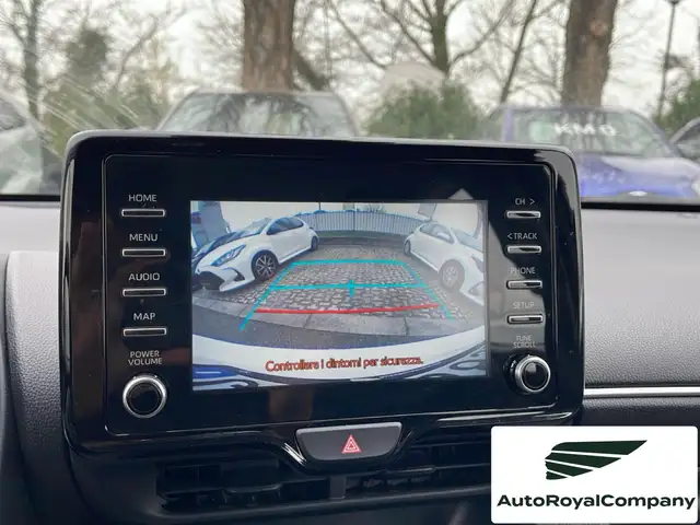 Toyota Yaris view 4