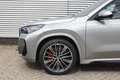 BMW iX1 eDrive20 High Executive M Sport / Panoramadak / Sp Zilver - thumbnail 4