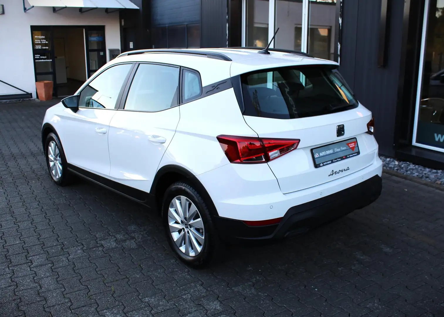 SEAT Arona Seat Arona Style 1.0 TSI 81kW/110PS, DSG Weiß - 2