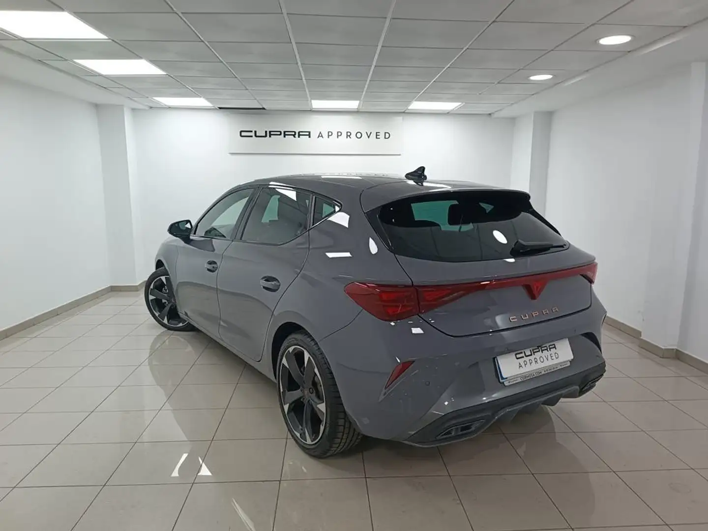 CUPRA Leon 1.5 TSI 110 Gris - 2