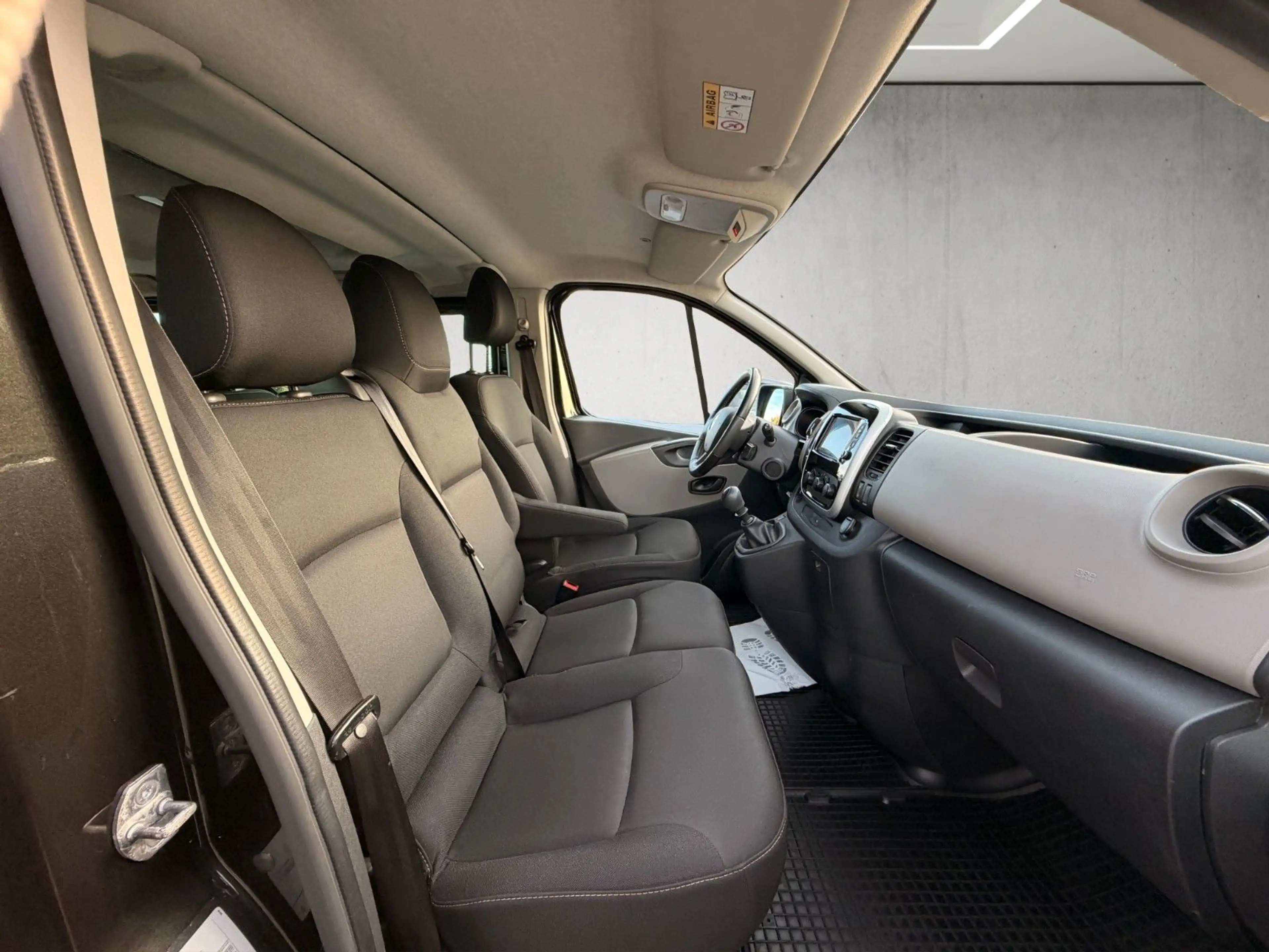 Renault Trafic Combi L2H1 Expression*8-Sitzer*Navi*Klima — photo 12
