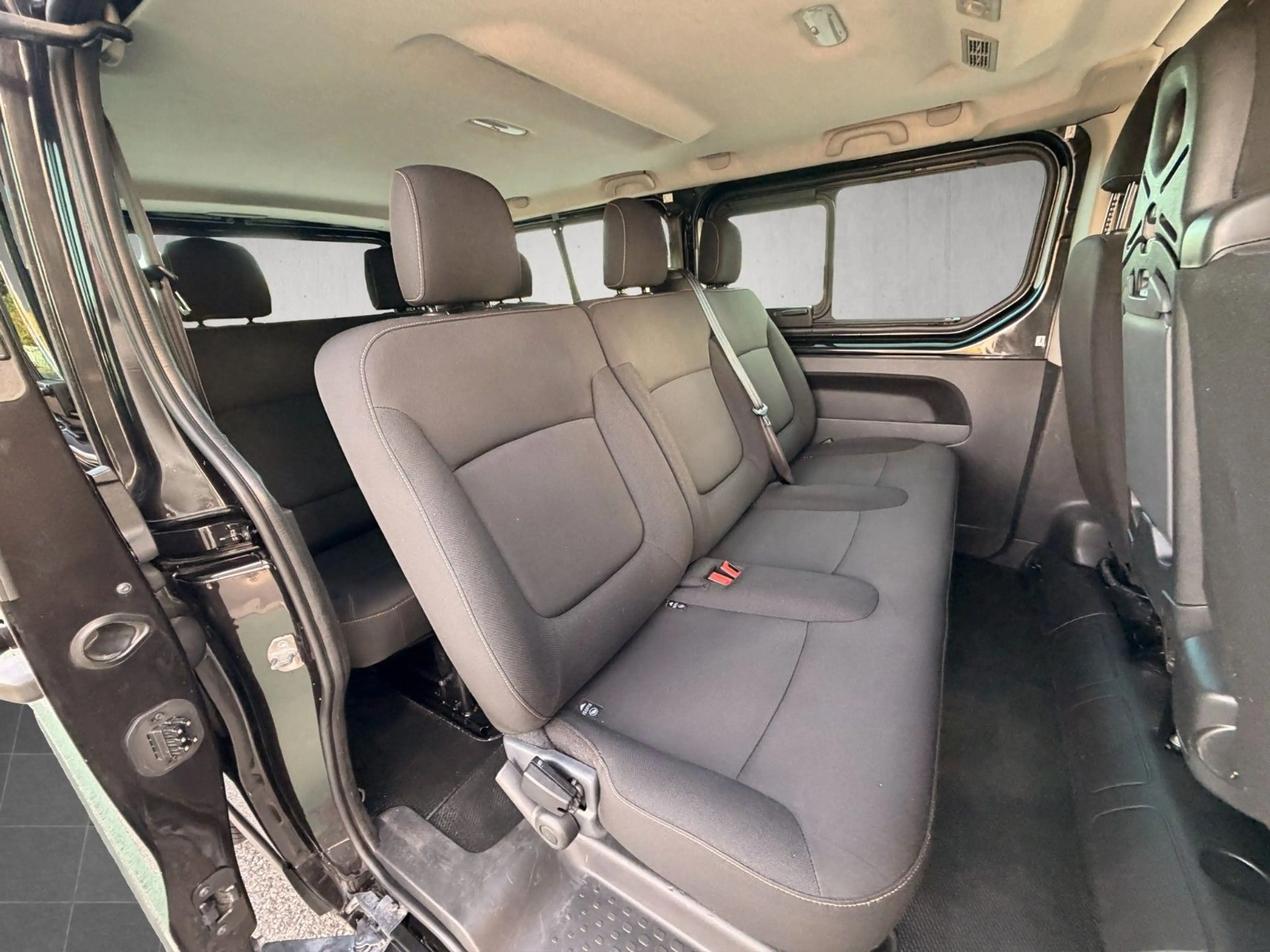 Renault Trafic Combi L2H1 Expression*8-Sitzer*Navi*Klima — photo 10