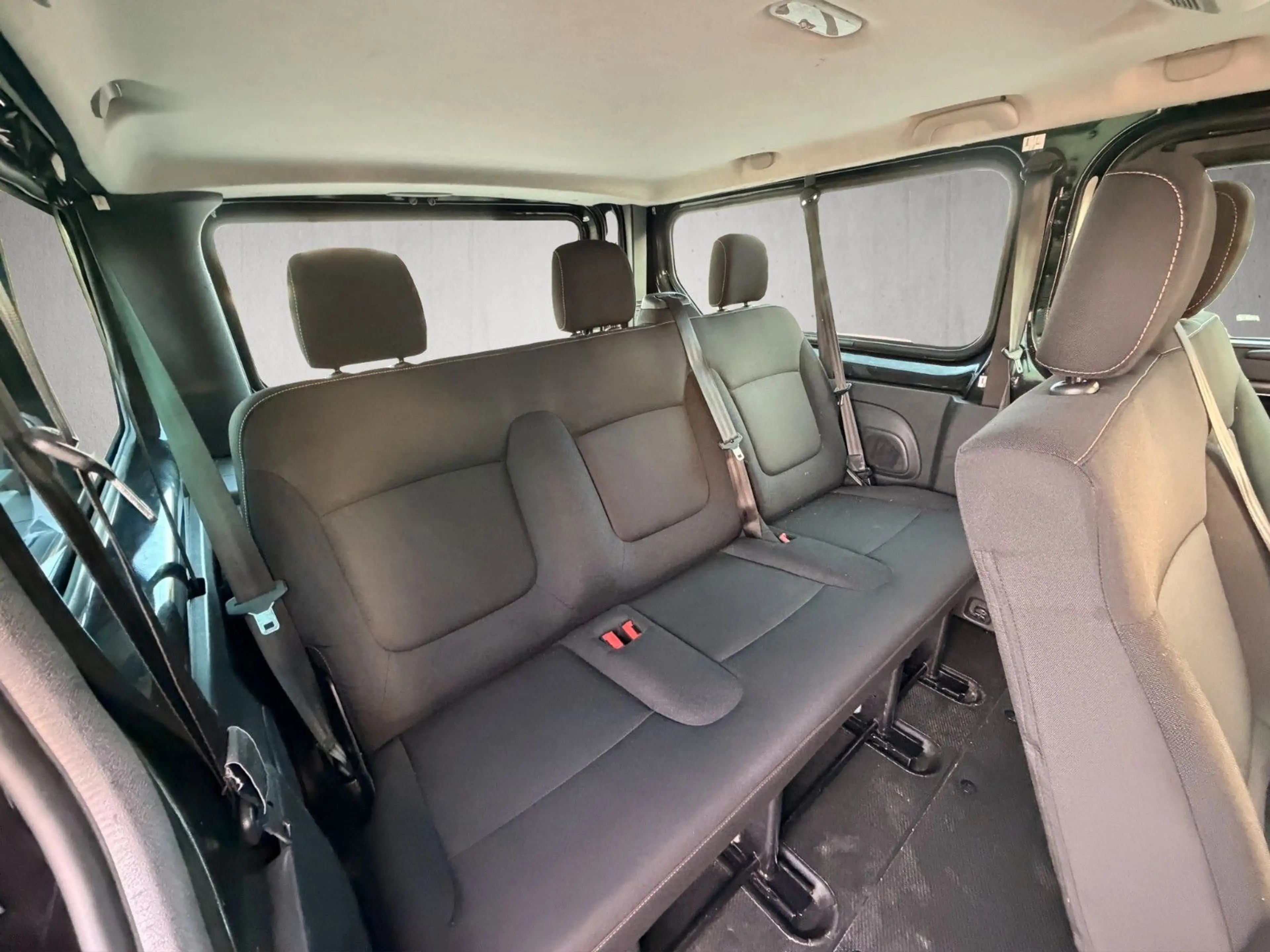 Renault Trafic Combi L2H1 Expression*8-Sitzer*Navi*Klima — photo 7