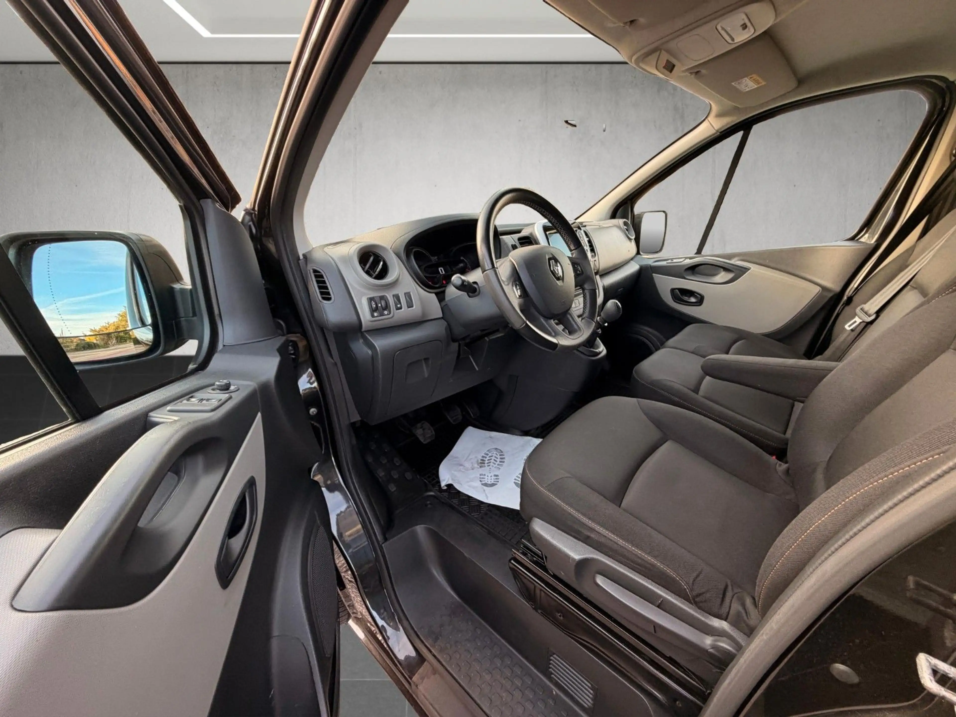 Renault Trafic Combi L2H1 Expression*8-Sitzer*Navi*Klima — photo 4