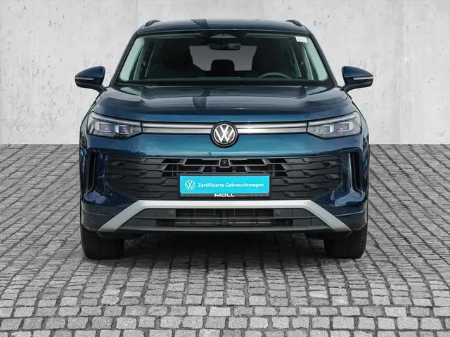 Volkswagen Tayron view 3